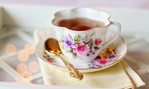 Image of tea cup on article on british traditions and customs